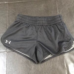 Black Under Armour Semi Fitted Shorts!! Size XS!!
